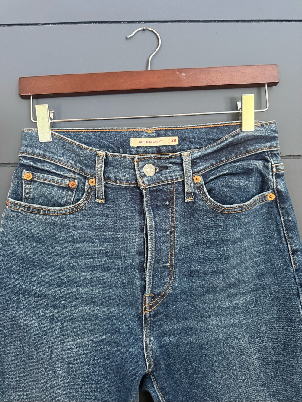 Levi’s Raw Hem Wedgie straight button fly dark wash jeans size 28/6 - Picture 3 of 3